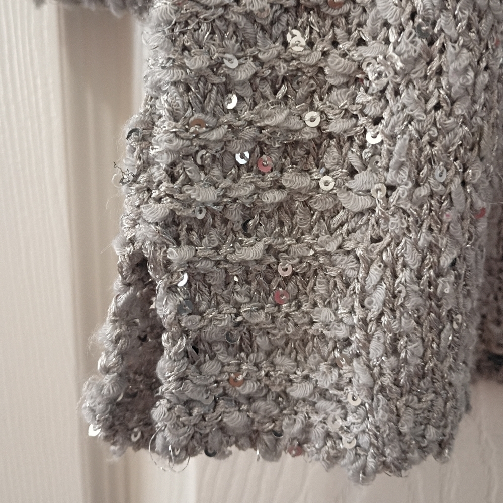 Chico's Tunic length Drop shoulder Gray Sweater with Sequins Size L - Picture 6 of 10